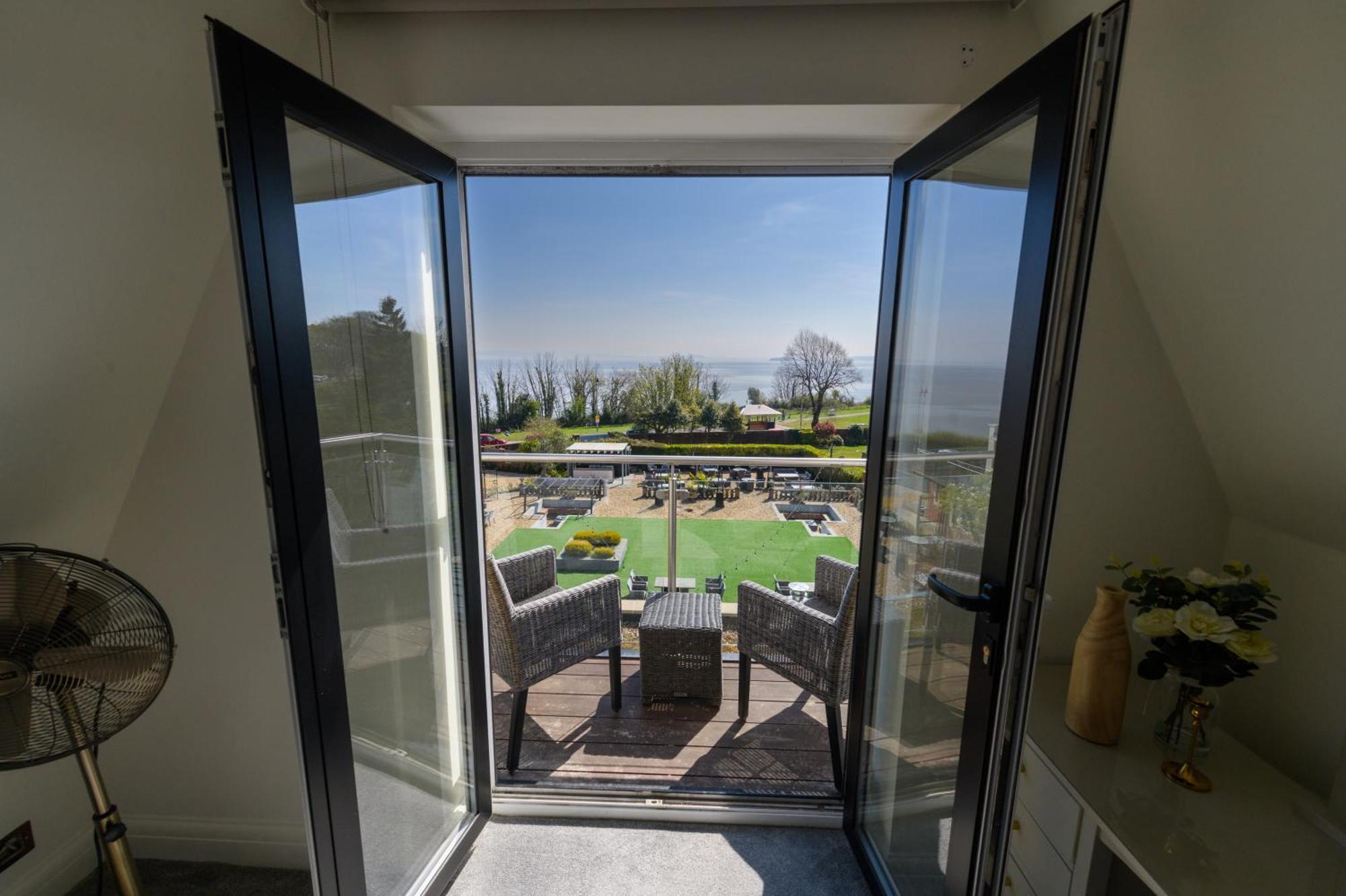 Holm House - Luxury Seaside Retreat Penarth Chambre photo
